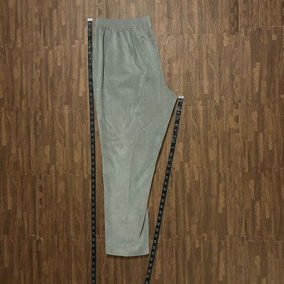 Alfred Dunner Gray Corduroy Ankle Pants Size 16 High Rise Pull On Stretch - Picture 8 of 9